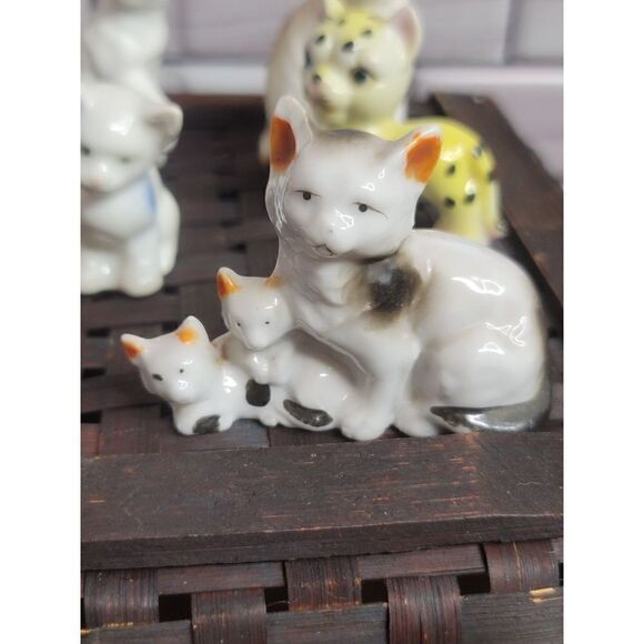 Lot of Small Porcelain Cats and Kittens #A56 - Picture 8 of 9